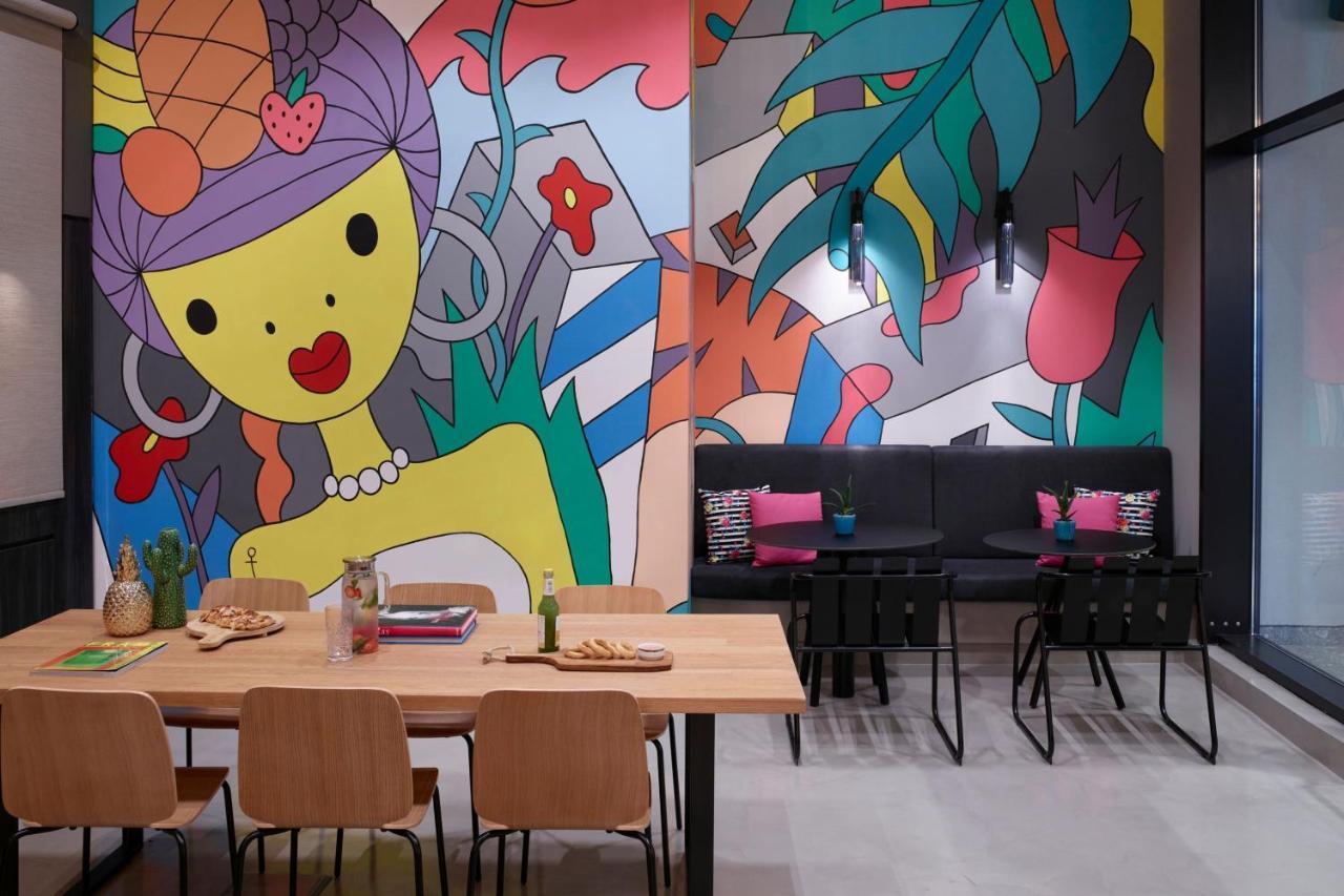 Hotel Moxy 3*
