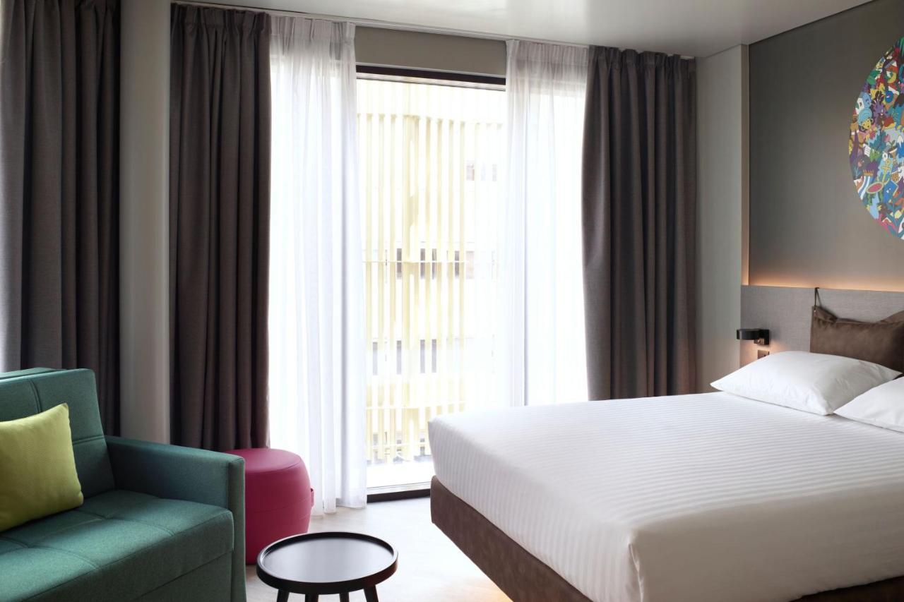 Moxy 3*